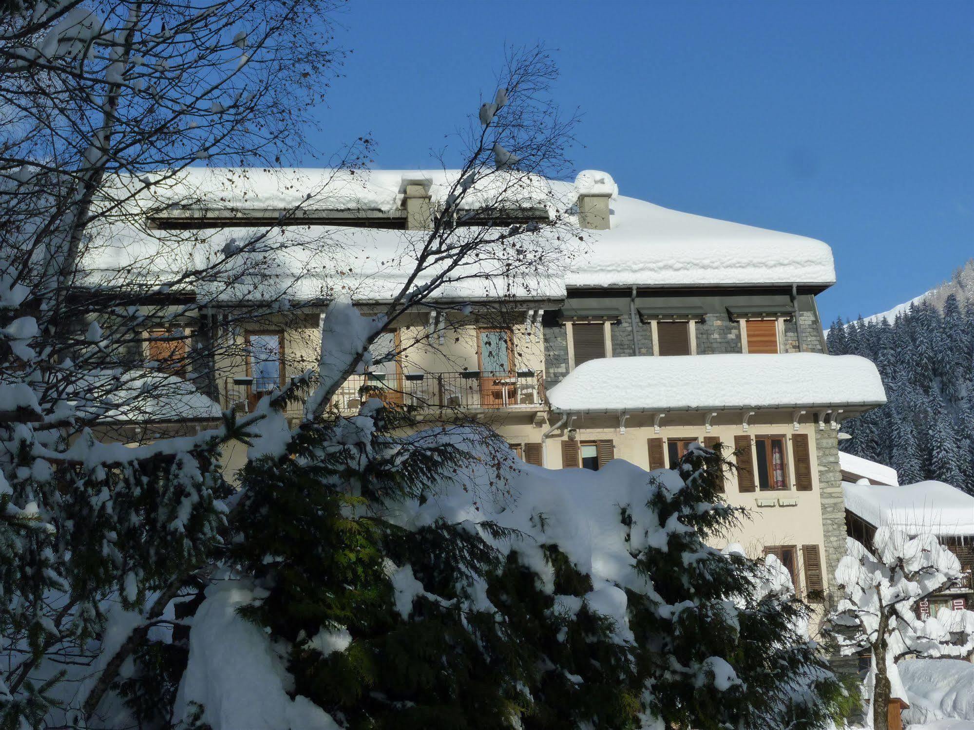Hotel Restaurant La Couronne Chamonix Luaran gambar