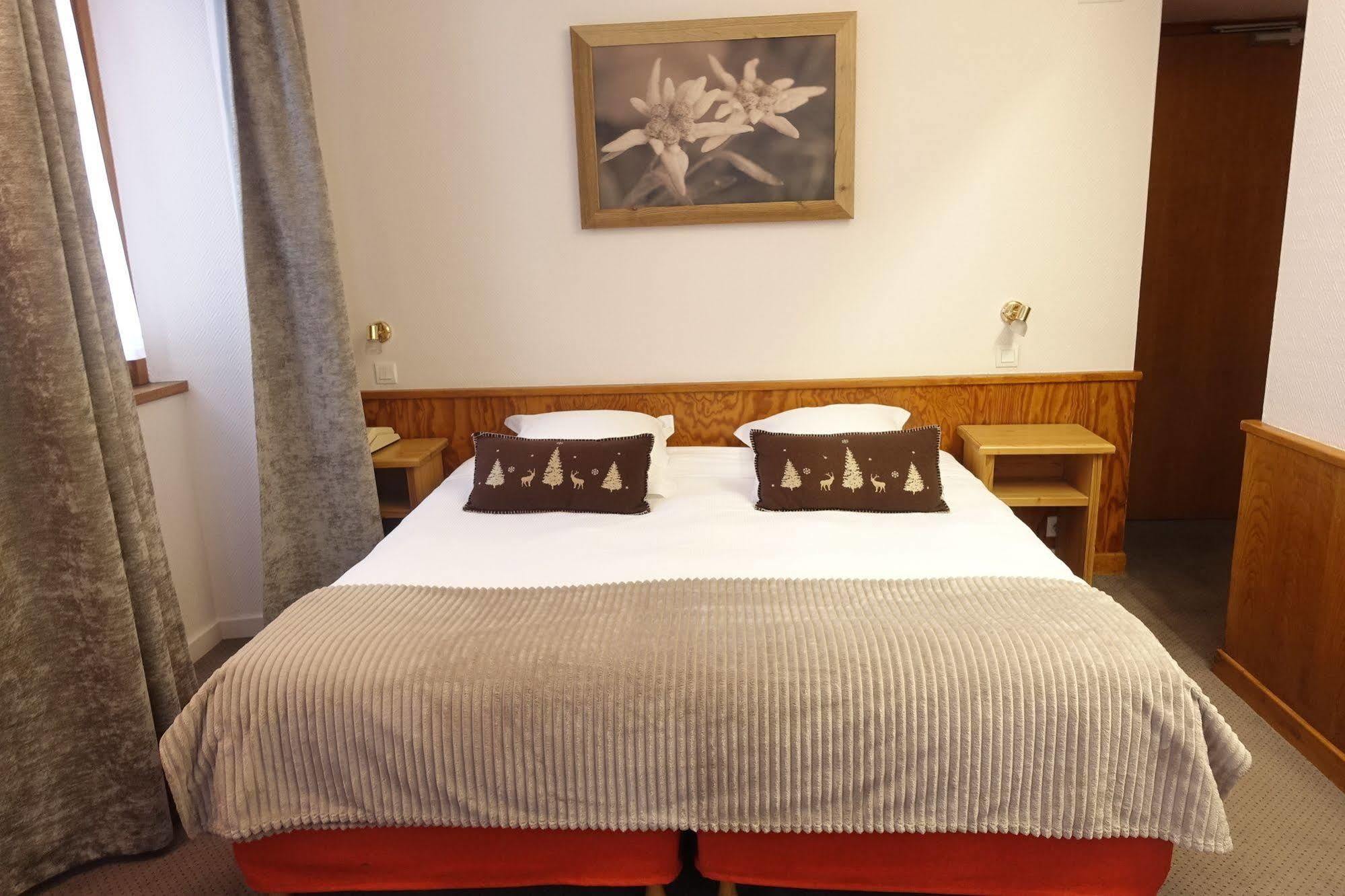 Hotel Restaurant La Couronne Chamonix Luaran gambar
